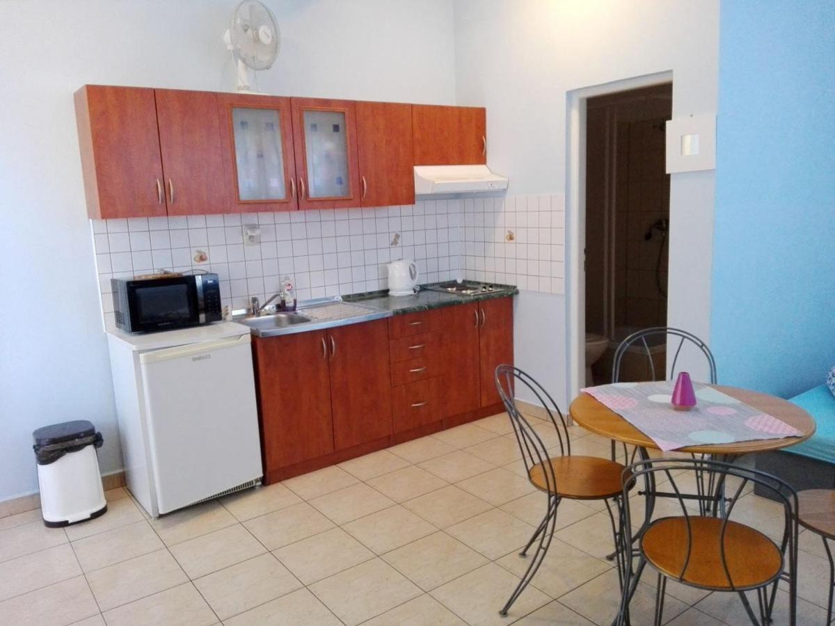 Hotel Dom Studia Petra Štúrovo Zewnętrze zdjęcie